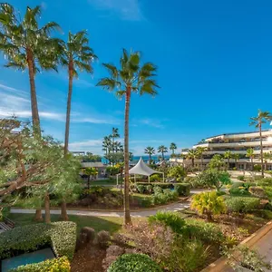 https://holiday-inn-resort-nice-port-st-laurent-06700.fr-provencehotel.com