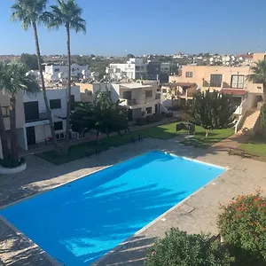 theodoros-apt-408.protaras-cy-hotels.com/