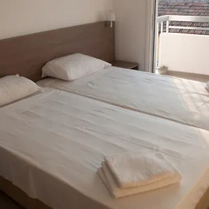 https://st-george-rent-rooms.protaras-cy-hotels.com